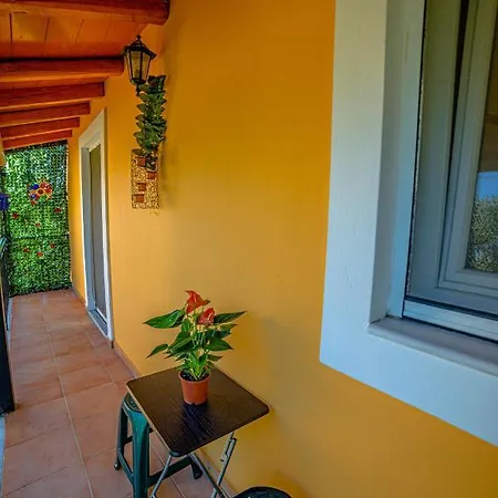 Tsoukias House Апартаменты Палеокастрица